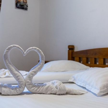 Conacul De Sub Munte Villa Novaci-Străini Buitenkant foto
